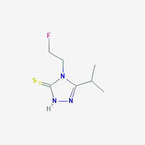 molecular formula C7H12FN3S B13342162 4-(2-Fluoroethyl)-5-(propan-2-yl)-4H-1,2,4-triazole-3-thiol 