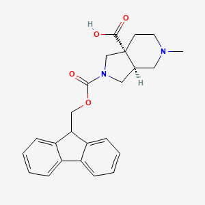 molecular formula C24H26N2O4 B13342559 rel-(3aS,7aR)-2-(((9H-fluoren-9-yl)methoxy)carbonyl)-5-methyloctahydro-7aH-pyrrolo[3,4-c]pyridine-7a-carboxylic acid 