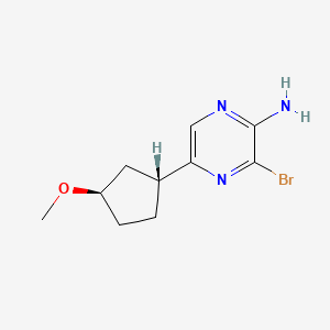 molecular formula C10H14BrN3O B13343661 Rel-3-bromo-5-((1R,3R)-3-methoxycyclopentyl)pyrazin-2-amine 