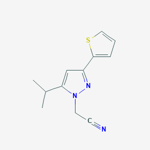 molecular formula C12H13N3S B13345521 2-(5-isopropyl-3-(thiophen-2-yl)-1H-pyrazol-1-yl)acetonitrile 