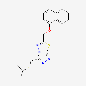 molecular formula C18H18N4OS2 B13353439 {3-[(Isopropylsulfanyl)methyl][1,2,4]triazolo[3,4-b][1,3,4]thiadiazol-6-yl}methyl 1-naphthyl ether 