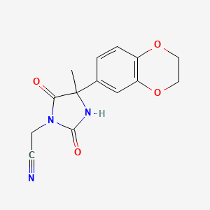 molecular formula C14H13N3O4 B13353854 2-[4-(2,3-Dihydro-1,4-benzodioxin-6-yl)-4-methyl-2,5-dioxoimidazolidin-1-yl]acetonitrile 