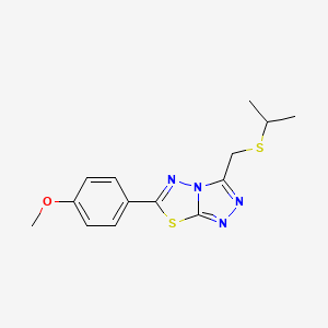 molecular formula C14H16N4OS2 B13355435 4-{3-[(Isopropylsulfanyl)methyl][1,2,4]triazolo[3,4-b][1,3,4]thiadiazol-6-yl}phenyl methyl ether 