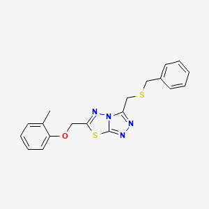 molecular formula C19H18N4OS2 B13357754 3-[(Benzylsulfanyl)methyl]-6-[(2-methylphenoxy)methyl][1,2,4]triazolo[3,4-b][1,3,4]thiadiazole 