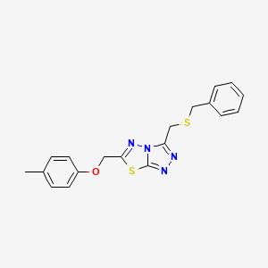 molecular formula C19H18N4OS2 B13358189 3-[(Benzylsulfanyl)methyl]-6-[(4-methylphenoxy)methyl][1,2,4]triazolo[3,4-b][1,3,4]thiadiazole 