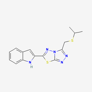 molecular formula C15H15N5S2 B13367390 2-{3-[(isopropylsulfanyl)methyl][1,2,4]triazolo[3,4-b][1,3,4]thiadiazol-6-yl}-1H-indole 