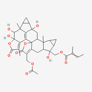 [5-(Acetyloxymethyl)-9,16,21,22-tetrahydroxy-13,20,25-trimethyl-4,24-dioxo-3,23-dioxanonacyclo[14.10.1.02,6.02,14.08,13.010,12.017,19.020,27.022,26]heptacosa-1(27),5,25-trien-9-yl]methyl 2-methylbut-2-enoate