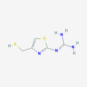 molecular formula C5H8N4S2 B1339643 胍，[4-(巯基甲基)-2-噻唑基]- CAS No. 95853-51-3