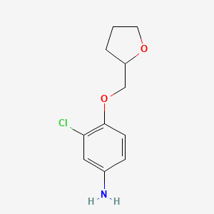 molecular formula C11H14ClNO2 B1341266 3-氯-4-(四氢-2-呋喃甲氧基)苯胺 CAS No. 943117-19-9