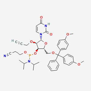 molecular formula C42H49N4O9P B13432549 prop-2-ynyl(-2)[N(iPr)2P(OCH2CH2CN)(-3)][DMT(-5)]Ribf(b)-uracil-1-yl 