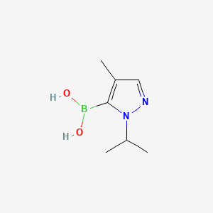 molecular formula C7H13BN2O2 B13454189 (1-Isopropyl-4-methyl-1H-pyrazol-5-yl)boronic acid 