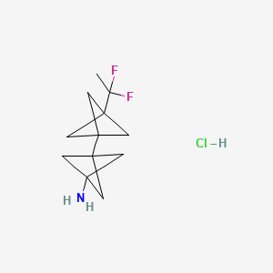 molecular formula C12H18ClF2N B13464344 3-[3-(1,1-Difluoroethyl)bicyclo[1.1.1]pentan-1-yl]bicyclo[1.1.1]pentan-1-amine hydrochloride 