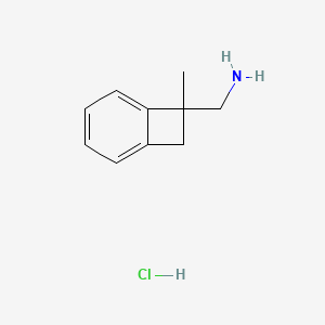 molecular formula C10H14ClN B13474555 1-{7-Methylbicyclo[4.2.0]octa-1,3,5-trien-7-yl}methanaminehydrochloride 