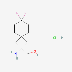 {2-Amino-7,7-difluorospiro[3.5]nonan-2-yl}methanol hydrochloride