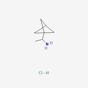 molecular formula C7H14ClN B13519160 1-{Bicyclo[1.1.1]pentan-1-yl}ethan-1-aminehydrochloride 