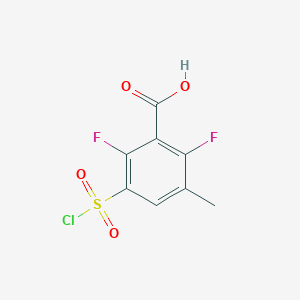 molecular formula C8H5ClF2O4S B13521227 3-(Chlorosulfonyl)-2,6-difluoro-5-methylbenzoicacid 