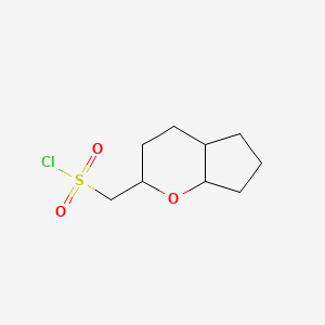 molecular formula C9H15ClO3S B13524796 {octahydrocyclopenta[b]pyran-2-yl}methanesulfonylchloride,Mixtureofdiastereomers 