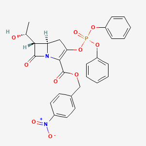molecular formula C28H25N2O10P B1354108 p-Nitrobenzyl (5R,6S)-2-(diphenylphosphoryloxy)-6-((1R)-1-hydroxyethyl)carbapen-2-em-3-carboxylate CAS No. 75321-08-3