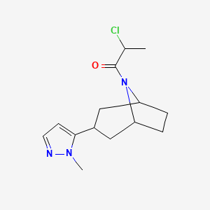 2-Chloro-1-(3-(1-methyl-1H-pyrazol-5-yl)-8-azabicyclo[3.2.1]octan-8-yl)propan-1-one