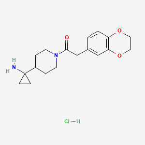 1-[4-(1-Aminocyclopropyl)piperidin-1-yl]-2-(2,3-dihydro-1,4-benzodioxin-6-yl)ethan-1-one hydrochloride