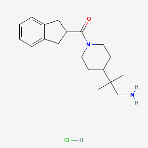 (4-(1-Amino-2-methylpropan-2-yl)piperidin-1-yl)(2,3-dihydro-1H-inden-2-yl)methanone hydrochloride