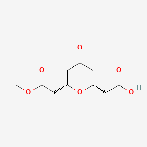 molecular formula C10H14O6 B13559998 2-[(2R,6S)-6-(2-methoxy-2-oxoethyl)-4-oxooxan-2-yl]acetic acid 