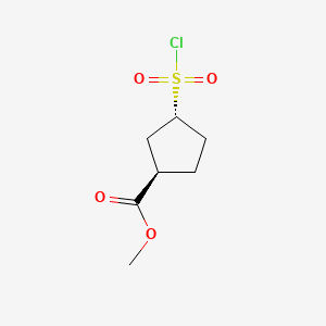 rac-methyl(1R,3R)-3-(chlorosulfonyl)cyclopentane-1-carboxylate,trans