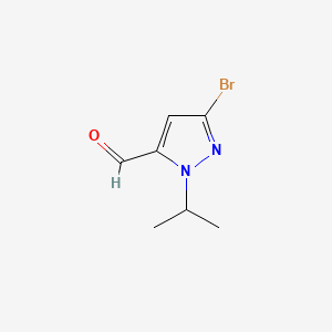 molecular formula C7H9BrN2O B13590554 3-bromo-1-(propan-2-yl)-1H-pyrazole-5-carbaldehyde 