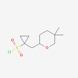 1-[(5,5-Dimethyloxan-2-yl)methyl]cyclopropane-1-sulfonyl chloride