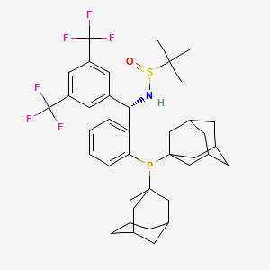 molecular formula C39H48F6NOPS B13644819 (R)-N-((S)-(3,5-Bis(trifluoromethyl)phenyl)(2-(di(adamantan-1-yl)phosphanyl)phenyl)methyl)-2-methylpropane-2-sulfinamide 