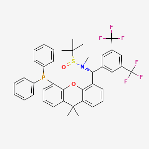 molecular formula C41H38F6NO2PS B13650776 (R)-N-((R)-(3,5-Bis(trifluoromethyl)phenyl)(5-(diphenylphosphanyl)-9,9-dimethyl-9H-xanthen-4-yl)methyl)-N,2-dimethylpropane-2-sulfinamide 