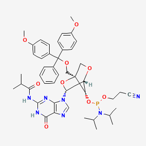 (1R,3R,4R,7S)-1-((Bis(4-methoxyphenyl)(phenyl)methoxy)methyl)-3-(2-isobutyramido-6-oxo-3H-purin-9(6H)-yl)-2,5-dioxabicyclo[2.2.1]heptan-7-yl (2-cyanoethyl) diisopropylphosphoramidite