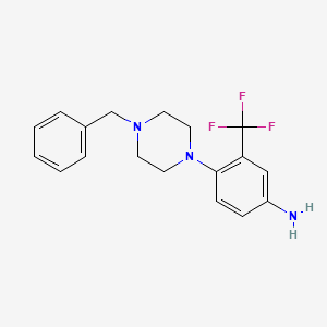molecular formula C18H20F3N3 B1369185 4-(4-苄基-1-哌嗪基)-3-(三氟甲基)-苯胺 CAS No. 946719-23-9