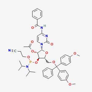 molecular formula C48H54N5O10P B13709033 [(2R,3S,4R,5R)-2-(4-benzamido-2-oxopyrimidin-1-yl)-5-[[bis(4-methoxyphenyl)-phenylmethoxy]methyl]-4-[2-cyanoethoxy-[di(propan-2-yl)amino]phosphanyl]oxyoxolan-3-yl] acetate 