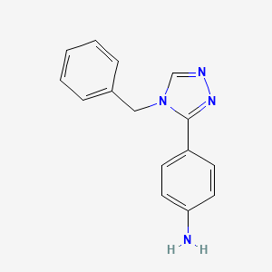 molecular formula C15H14N4 B1372987 [4-(4-苄基-4H-1,2,4-三唑-3-基)苯基]胺 CAS No. 1211496-52-4