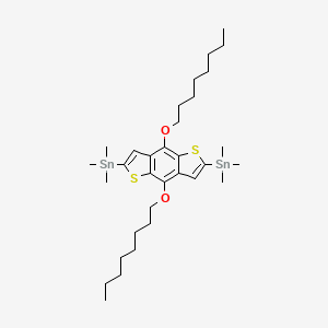 molecular formula C32H54O2S2Sn2 B1375818 (4,8-双(辛氧基)苯并[1,2-b:4,5-b']二噻吩-2,6-二基)双(三甲基锡烷) CAS No. 1098102-95-4