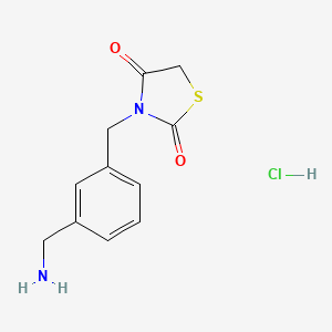 molecular formula C11H13ClN2O2S B1376593 3-{[3-(Aminomethyl)phenyl]methyl}-1,3-thiazolidine-2,4-dione hydrochloride CAS No. 1423027-32-0