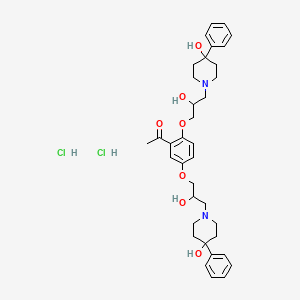 1-{2,5-Bis[2-hydroxy-3-(4-hydroxy-4-phenylpiperidin-1-yl)propoxy]phenyl}ethan-1-one--hydrogen chloride (1/2)