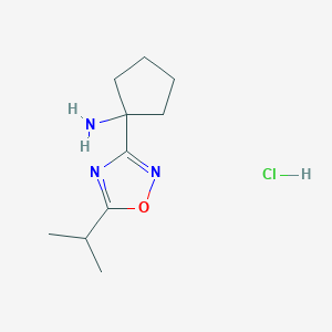 molecular formula C10H18ClN3O B1377866 1-[5-(Propan-2-yl)-1,2,4-oxadiazol-3-yl]cyclopentan-1-amine hydrochloride CAS No. 1375472-41-5