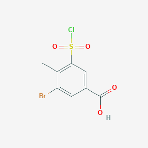molecular formula C8H6BrClO4S B1378086 3-Bromo-5-(chlorosulfonyl)-4-methylbenzoic acid CAS No. 1394042-66-0