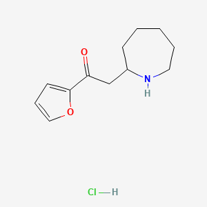 molecular formula C12H18ClNO2 B1378098 2-(氮杂环庚-2-基)-1-(呋喃-2-基)乙烷-1-酮盐酸盐 CAS No. 1384702-33-3