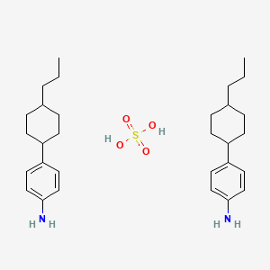 molecular formula C30H48N2O4S B1378541 双（4-（4-丙基环己基）苯胺）；硫酸 CAS No. 1610377-04-2