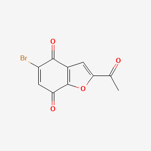 molecular formula C10H5BrO4 B1378912 2-乙酰-5-溴苯并呋喃-4,7-二酮 CAS No. 1389264-29-2