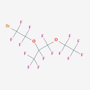 molecular formula C7BrF15O2 B1379718 2-(2-Bromo-1,1,2,2-tetrafluoroethoxy)-1,1,1,2,3,3-hexafluoro-3-(pentafluoroethoxy)propane CAS No. 1482416-44-3