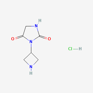 molecular formula C6H10ClN3O2 B1379885 3-(氮杂环丁-3-基)咪唑烷-2,4-二酮盐酸盐 CAS No. 1820736-21-7
