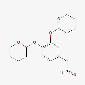 molecular formula C18H24O5 B1380888 3,4-Bis[(tetrahydro-2H-pyran-2-yl)oxy]benzeneacetaldehyde CAS No. 582289-85-8