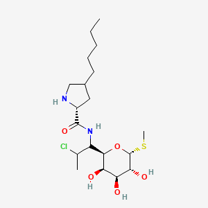 (2R)-N-[2-chloro-1-[(2R,3R,4S,5R,6R)-3,4,5-trihydroxy-6-methylsulfanyloxan-2-yl]propyl]-4-pentylpyrrolidine-2-carboxamide