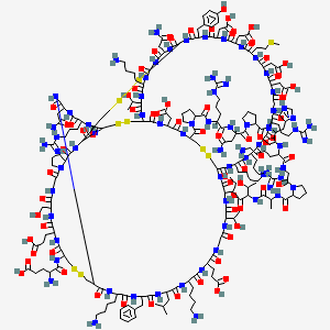 5-[[15a-[2-[[1-[[4-amino-1-[2-[[1-[[6-amino-1-[[2-[2-[[1-[(1-carboxy-2-hydroxypropyl)amino]-1-oxopropan-2-yl]carbamoyl]pyrrolidin-1-yl]-2-oxoethyl]amino]-1-oxohexan-2-yl]amino]-3-(1H-imidazol-4-yl)-1-oxopropan-2-yl]carbamoyl]pyrrolidin-1-yl]-1,4-dioxobutan-2-yl]amino]-5-carbamimidamido-1-oxopentan-2-yl]carbamoyl]pyrrolidine-1-carbonyl]-4a,35,44,62-tetrakis(4-aminobutyl)-26a,98-bis(2-amino-2-oxoethyl)-38-benzyl-56-butan-2-yl-29a,65,71-tris(3-carbamimidamidopropyl)-24,47-bis(2-carboxyethyl)-12a,77,80,86,89-pentakis(carboxymethyl)-7a,53-bis(1-hydroxyethyl)-21-(hydroxymethyl)-92-[(4-hydroxyphenyl)methyl]-68-methyl-41-(2-methylpropyl)-83-(2-methylsulfanylethyl)-2a,5a,8,8a,10a,11,13a,17,20,23,25a,26,28a,31a,33,36,39,42,45,48,51,54,57,60,63,66,69,72,75,78,81,84,87,90,93,96,99-heptatriacontaoxo-3,4,17a,18a,21a,22a,29,30-octathia-a,3a,6a,7,9a,10,11a,14a,16,19,22,24a,25,27a,30a,34,37,40,43,46,49,52,55,58,61,64,67,70,73,76,79,82,85,88,91,94,97-heptatriacontazapentacyclo[57.50.10.86,32.49,95.012,16]hentriacontahectan-27-yl]amino]-4-amino-5-oxopentanoic acid