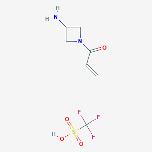 molecular formula C7H11F3N2O4S B1384064 1-(3-氨基氮杂环丁-1-基)丙-2-烯-1-酮，三氟甲磺酸 CAS No. 2060047-56-3