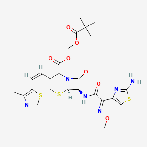 molecular formula C25H28N6O7S3 B13845536 2,2-dimethylpropanoyloxymethyl (6R,7R)-7-[[(2E)-2-(2-amino-1,3-thiazol-4-yl)-2-methoxyiminoacetyl]amino]-3-[(Z)-2-(4-methyl-1,3-thiazol-5-yl)ethenyl]-8-oxo-5-thia-1-azabicyclo[4.2.0]oct-3-ene-2-carboxylate 